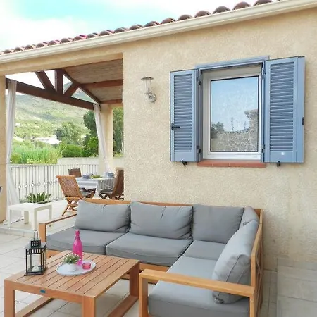 Prázdninový dům Sleeps 6 Air Con Wifi *