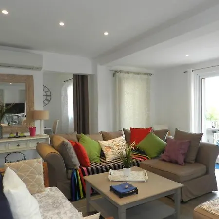 Sleeps 6 Air Con Wifi *