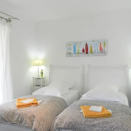 Sleeps 6 Air Con Wifi *