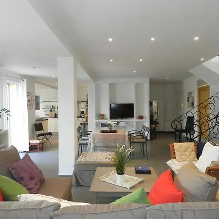 Sleeps 6 Air Con Wifi *